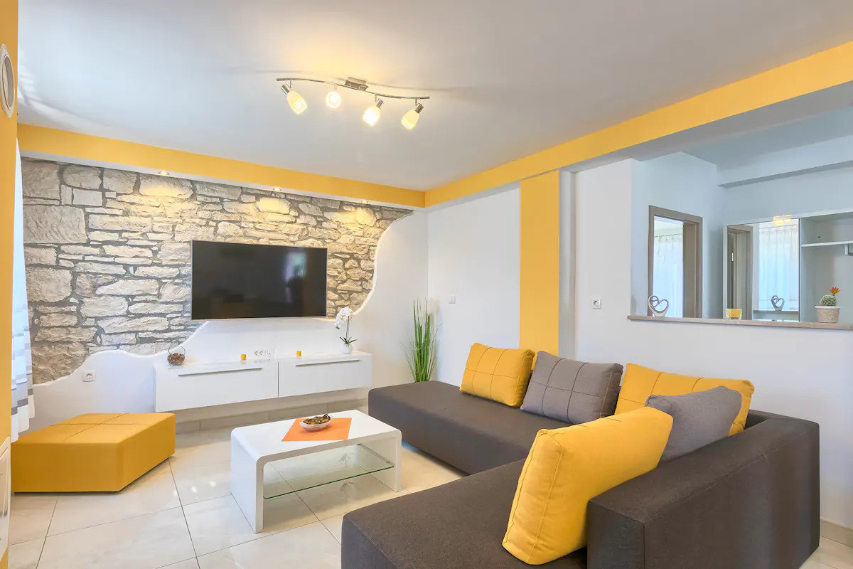 Apartments Viola & Stella near the sea, Medulin, Istria, Croatia